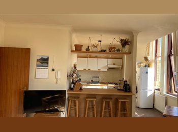 Roomgo UK - Spacious 2-bed flat available from 1 Mar, Anderston - £1,250 pcm