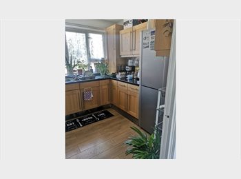 Roomgo UK - Double room available for rent in Royal Victoria Dock, Canning Town - £850 pcm