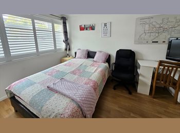 Roomgo UK -  Spacious Furnished Double Room with Private En-Suite – Barnet, North London – £900pcm , Barnet - £900 pcm