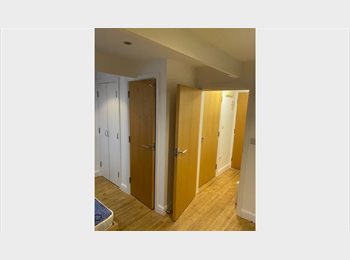 Roomgo UK - Tenancy take over, Bath - £1,267 pcm