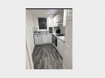 Roomgo UK - Double Room available for rent, Pollok - £500 pcm