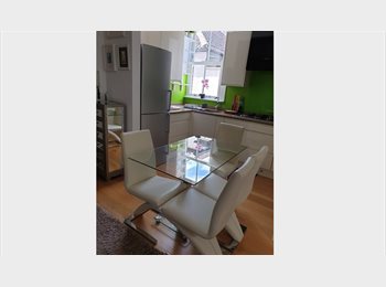 Roomgo UK - Double room in quiet and cosy flat, Cricklewood - £1,000 pcm