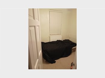 Roomgo UK - Spacious Room Near Victoria Park – 10 Minutes from University of Leicester, Clarendon Park - £630 pcm
