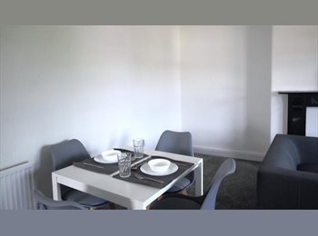 Roomgo UK - FLATMATE WANTED, Hyde Park - £800 pcm