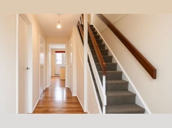 Roomgo UK - Luxury Room in Chadwell Heath, Chadwell Heath - £850 pcm