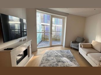 Roomgo UK - Double Room+Private Bathroom in White City Living, White City - £1,700 pcm