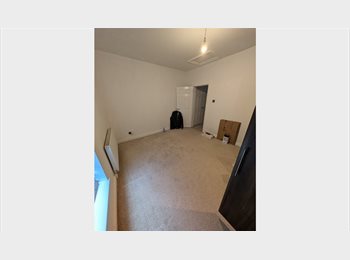 Roomgo UK - Available Room to Rent in 2 bedroom Terrace House, Prestolee - £515 pcm