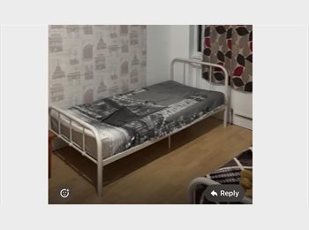 Roomgo UK - Room for rent, Romford - £400 pcm