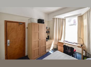 Roomgo UK - Room to Let, Swansea - £520 pcm