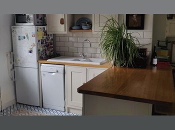 Roomgo UK - Great location, lovely little flat :), Brighton - £700 pcm