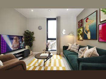 Roomgo UK - Bright Hove En-Suite Room — Shared Flat, 3+ Months, West Blatchington - £1,100 pcm