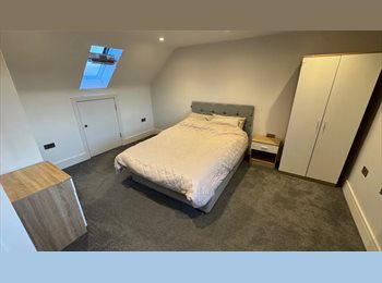 Roomgo UK - Room available in 6 bed house share Hoddesdon, Broxbourne - £900 pcm
