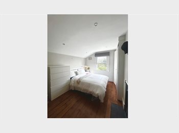 Roomgo UK - Double room & ensuite - all bills included! Earlsfield, Earlsfield - £1,500 pcm