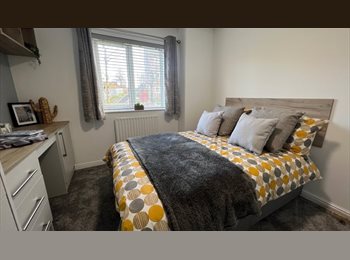 Roomgo UK - Double Bedroom Available (Girls Only), Edge Hill - £140 pcm