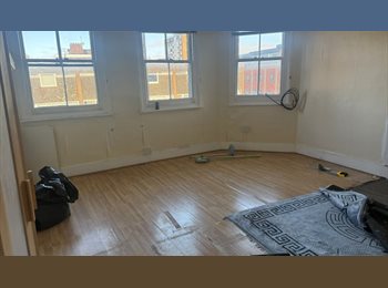 Roomgo UK - Room at bethnal green whitechapel, Cambridge Heath - £950 pcm