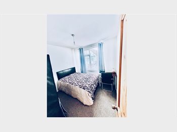 Roomgo UK - Large Furnished Single Room – Southend-on-Sea (SS2), Southend-on-Sea - £500 pcm