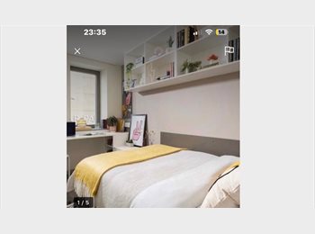 Roomgo UK - Modern Ensuite room with private bathroom, Stratford - £1,220 pcm