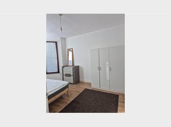 Roomgo UK - Double Room - Quiet Male in gay house £820pcm, Harringay - £820 pcm