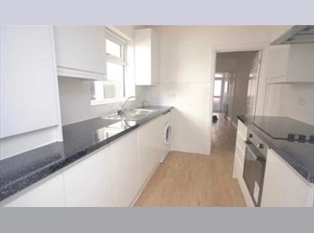 Roomgo UK - IN DESPERATE NEED OF HOUSE MATE, Reading - £450 pcm