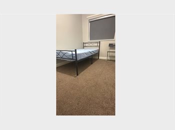 Roomgo UK - 1decent size room for rent, Shard End - £500 pcm