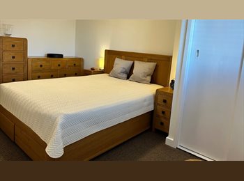 Roomgo UK - En suite double bedroom, Norbury - £950 pcm