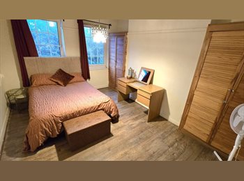 Roomgo UK - Large Double Room in Share House in Bethnal Green, Cambridge Heath - £1,200 pcm