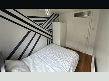 Roomgo UK - Double room to rent in Halesowen west midlands, Halesowen - £478 pcm