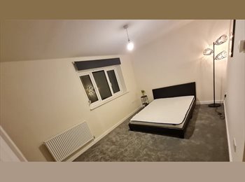 Roomgo UK - Double room available in a new build . Everything is new !!Free parking, backyard garden, free WiFi,, Marfleet - £450 pcm