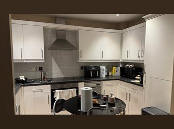Roomgo UK - Looking for Female Flatmate, Hatfield - £950 pcm