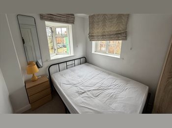 Roomgo UK - LGBTQ+ Friendly Home | Central Bicester | 2 Double Rooms Available, Bicester - £800 pcm