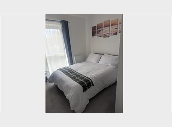 Roomgo UK - Cozy furnished room in Hackbridge, The Wrythe - £900 pcm