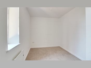 Roomgo UK - single room to let in Southend on sea, Southend-on-Sea - £800 pcm