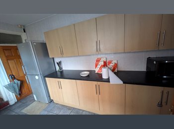Roomgo UK - Spacious room in Edgbaston, Balsall Heath - £390 pcm