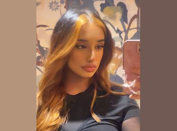 Roomgo UK - Raazia - 22 - Woking