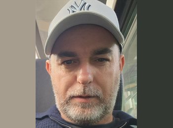 Roomgo UK - Artur  - 44 - London