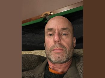 Roomgo UK - J kingdon - 59 - Epsom