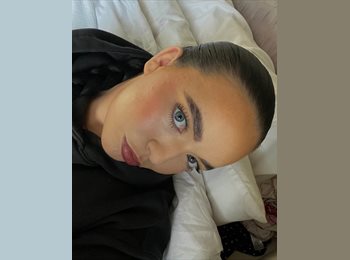 Roomgo UK - Laura  - 24 - Liverpool