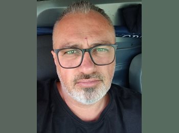 Roomgo UK - Razvan - 52 - Worcester