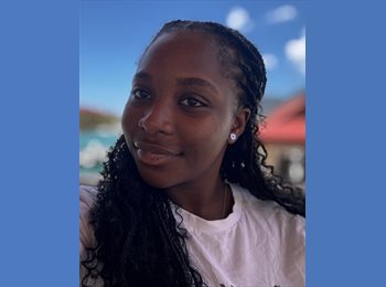 Roomgo UK - Justina - 22 - Birmingham