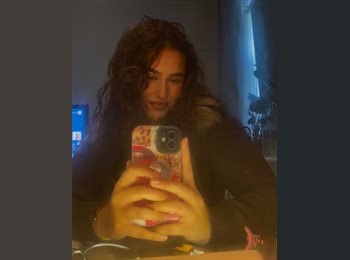 Roomgo UK - Zara - 20 - Sanderstead