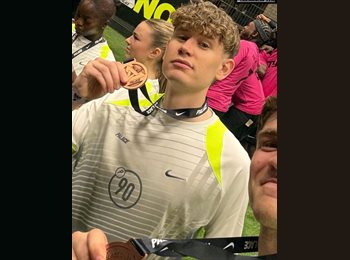 Roomgo UK - Ollie - 23 - London