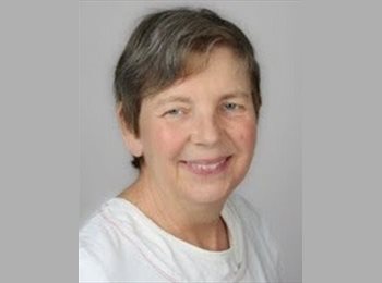 Roomgo UK - Martha Chamberlin - 67 - Charing Cross