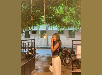 Roomgo UK - nisha savarimouttou - 19 - Charing Cross