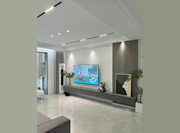 Roomgo UK - Morgan - 28 - The Polygon