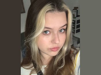 Roomgo UK - Kat - 19 - Dundee