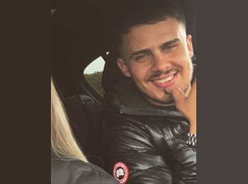 Roomgo UK - Scott - 26 - Petersfield