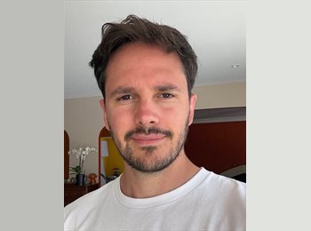 Roomgo UK - Romain - 41 - Charing Cross