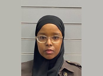 Roomgo UK - Asma  - 26 - Manchester