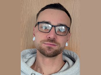 Roomgo UK - Greg - 34 - Battersea