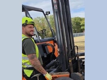 Roomgo UK - Jacob - 37 - Shard End